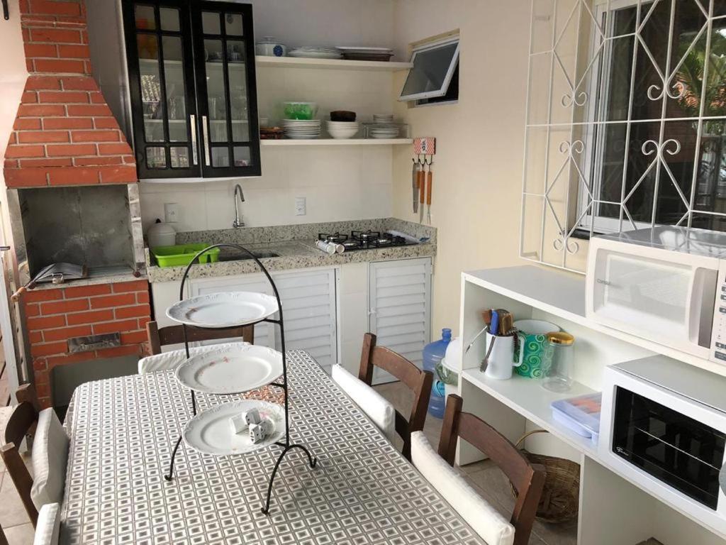 Rua Pescada Amarela Bombinhas